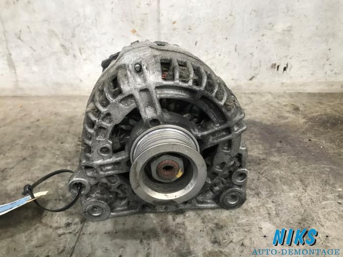 Usagé Dynamo Volkswagen Polo IV (9N1/2/3) 1.4 FSI 16V Prix sur demande proposé par Niks autodemontage