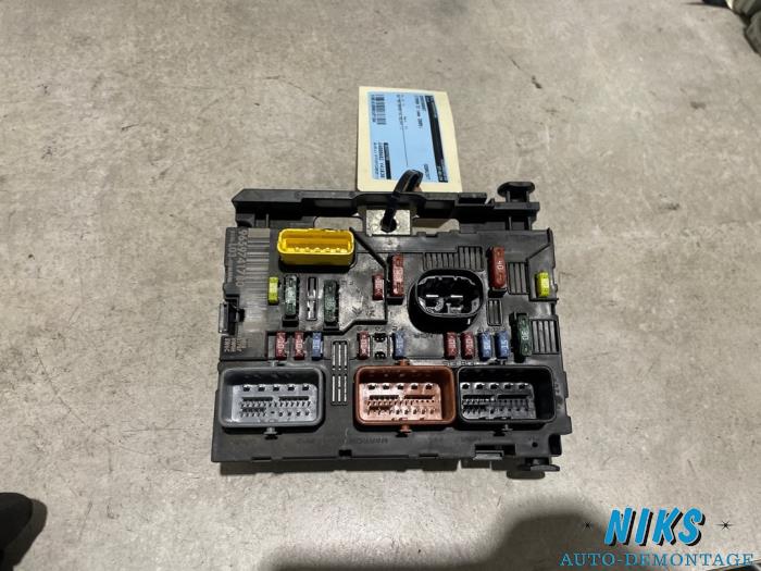 Begagnade Säkringsbox Citroen C3 (FC/FL/FT) 1.4 Pris på förfrågan erbjuds av Niks autodemontage