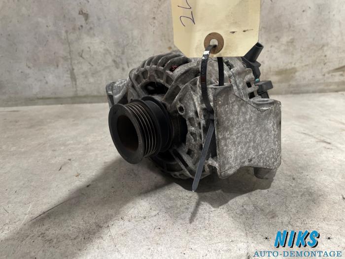 Dynamo d'un Opel Astra G (F08/48) 2.2 16V 2001