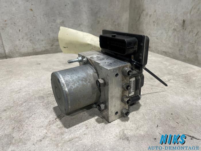 Begagnade ABS-pump Citroen C4 Berline (LC) 1.6 16V GT THP 150 Pris på förfrågan erbjuds av Niks autodemontage