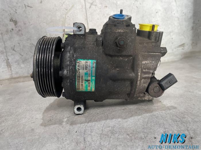 Usagé Pompe clim Volkswagen Caddy III (2KA,2KH,2CA,2CH) 2.0 SDI Prix sur demande proposé par Niks autodemontage