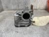 Drosselklappengehäuse van een Opel Corsa C (F08/68) 1.2 16V 2002