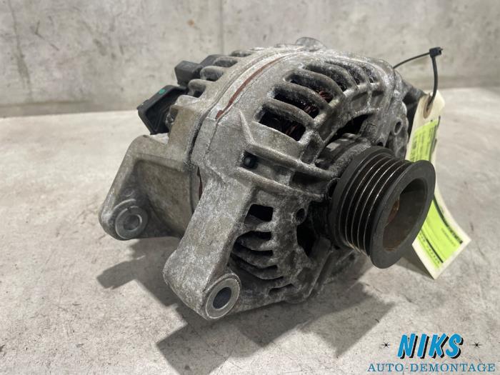 Dynamo d'un Opel Astra H (L48) 1.8 16V 2005