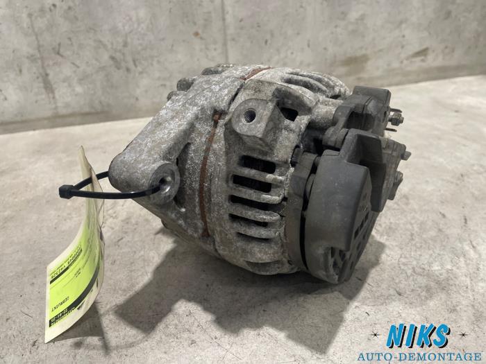 Dynamo d'un Opel Astra H (L48) 1.8 16V 2005