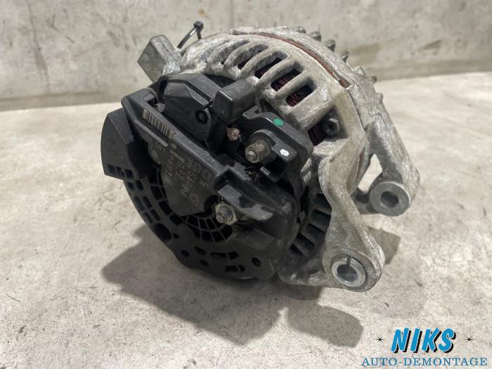 Dynamo d'un Opel Astra H (L48) 1.8 16V 2005