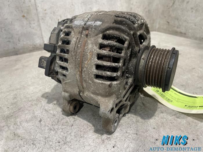 Dynamo Volkswagen Caddy III (2KA,2KH,2CA,2CH), 2004 / 2015 1.6 TDI 16V, Camionnette , Diesel, 1.598cc, 55kW (75pk), FWD, CAYE, 2010-08 / 2015-05, 2C (Occasion)