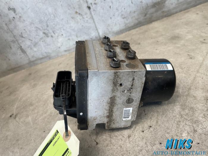 Begagnade ABS-pump Volkswagen Passat Variant (3C5) 1.4 TSI 16V Pris på förfrågan erbjuds av Niks autodemontage