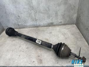 Used Front drive shaft, right Volkswagen Caddy III (2KA,2KH,2CA,2CH) 1.9 TDI Price on request offered by Niks autodemontage