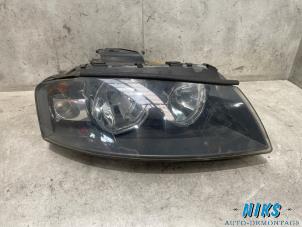 Używane Reflektor prawy Audi A3 (8P1) 1.6 Cena na żądanie oferowane przez Niks autodemontage