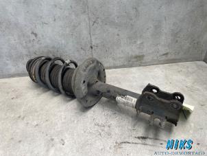 Usados Barra de amortiguador izquierda delante Opel Corsa D 1.2 16V Precio de solicitud ofrecido por Niks autodemontage