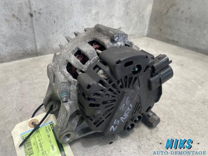 Dynamo van een Peugeot 206 (2A/C/H/J/S) 1.6 16V 2002
