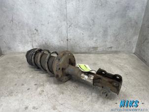 Usados Barra de amortiguador izquierda delante Opel Corsa D 1.2 16V Precio de solicitud ofrecido por Niks autodemontage