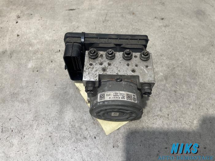 Begagnade ABS-pump Skoda Octavia Combi (5EAC) 2.0 TDI GreenTec 16V Pris på förfrågan erbjuds av Niks autodemontage