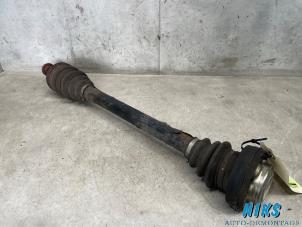 Usagé Arbre de transmission arrière gauche BMW 3 serie (E90) 320i 16V Prix sur demande proposé par Niks autodemontage