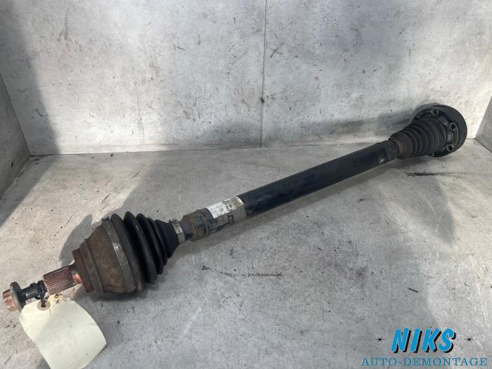 Arbre de transmission avant droit d'un Volkswagen Caddy III (2KA,2KH,2CA,2CH) 1.9 TDI 2010