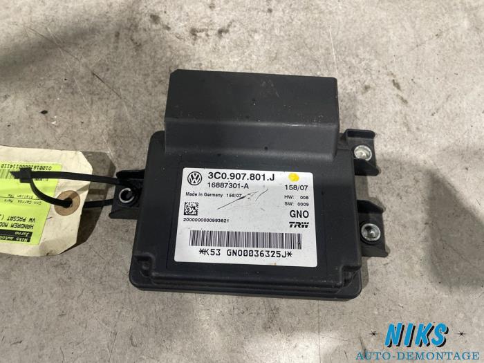 Używane Modul hamulca postojowego Volkswagen Passat Variant (3C5) 2.0 FSI 16V Cena na żądanie oferowane przez Niks autodemontage