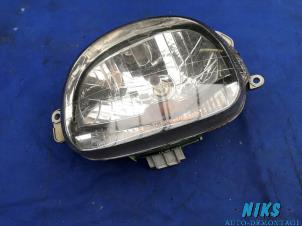 Used Headlight, left Renault Twingo Price on request offered by Niks autodemontage