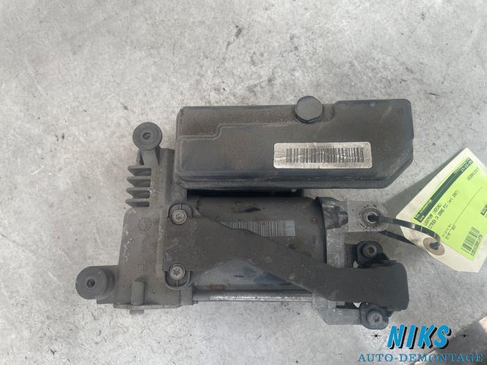 Begagnade Luftpump (fjädring) Citroen C4 Grand Picasso (UA) 2.0 16V Autom. Pris på förfrågan erbjuds av Niks autodemontage