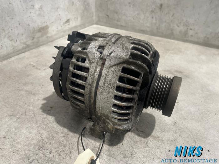Begagnade Dynamo Volvo V70 (SW) 2.4 T 20V Pris på förfrågan erbjuds av Niks autodemontage