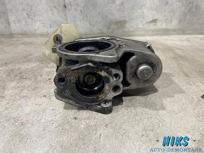 AGR Ventil van een Volkswagen Passat Variant (3C5) 2.0 TDI 16V 140 2009