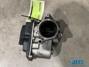 AGR Ventil van een Volkswagen Passat Variant (3C5) 2.0 TDI 16V 140 2009