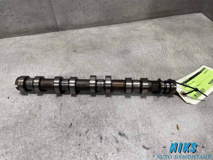 Usagé Arbre à cames Opel Astra J Sports Tourer (PD8/PE8/PF8) 1.4 16V ecoFLEX Prix sur demande proposé par Niks autodemontage