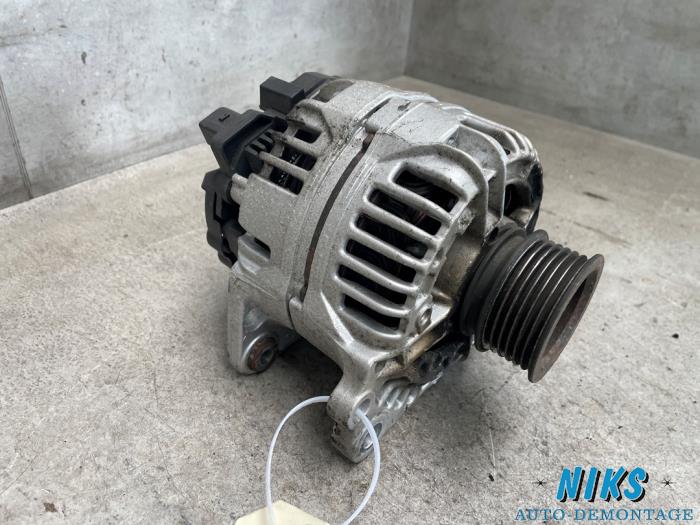 Begagnade Dynamo Volkswagen Golf IV (1J1) 1.6 FSI 16V Pris på förfrågan erbjuds av Niks autodemontage