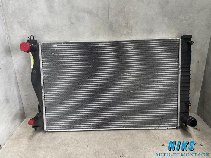 Usagé Radiateur Audi A6 (C6) 2.4 V6 24V Prix sur demande proposé par Niks autodemontage