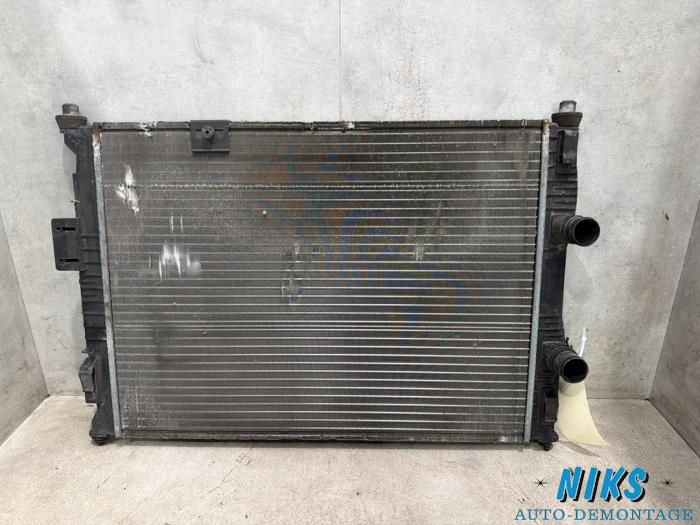 Used Radiator Nissan Qashqai (J10) 2.0 16V Price on request offered by Niks autodemontage