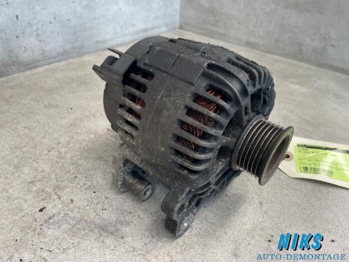 Begagnade Dynamo Volkswagen Golf Plus (5M1/1KP) 1.6 FSI 16V Pris på förfrågan erbjuds av Niks autodemontage