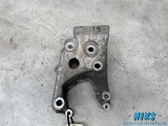 Engine mount Peugeot 206 CC (2D), 2000 / 2007 2.0 16V, Convertible, Petrol, 1.998cc, 100kW (136pk), FWD, EW10J4; RFN, 2000-09 / 2007-12, 2DRFN (Used)