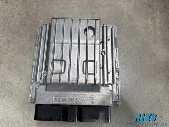 Used Engine management computer BMW 5 serie (E60) 523i 24V Price on request offered by Niks autodemontage