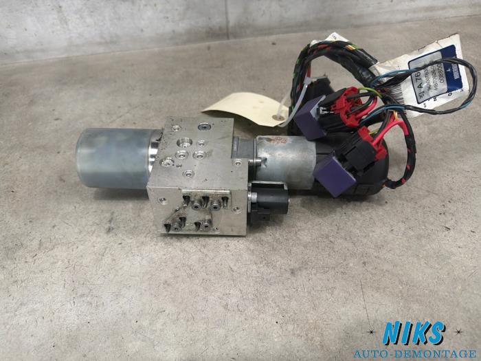 Używane Silnik dachu cabrio Peugeot 207 CC (WB) 1.6 16V Cena na żądanie oferowane przez Niks autodemontage