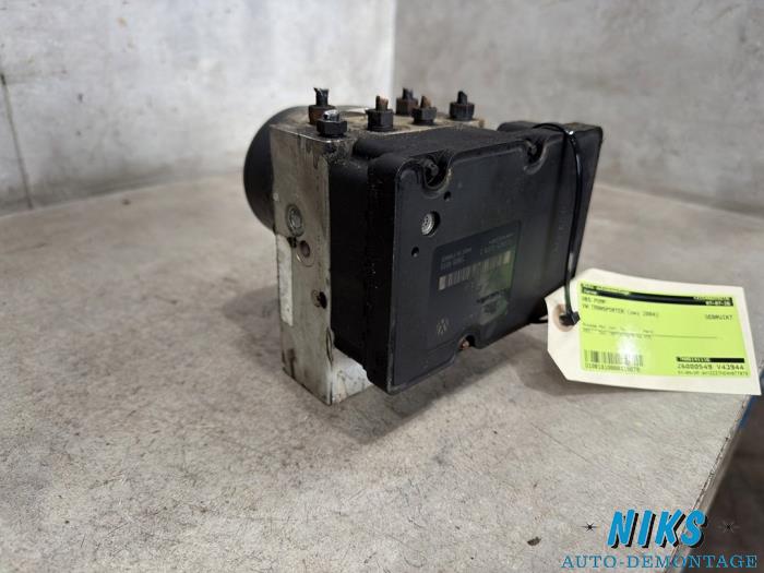 Usagé Bloc ABS Volkswagen Transporter T5 1.9 TDi Prix sur demande proposé par Niks autodemontage