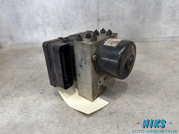 Usagé Bloc ABS Volkswagen Transporter T5 1.9 TDi Prix sur demande proposé par Niks autodemontage