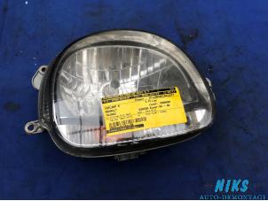 Used Headlight, right Renault Twingo (C06) 1.2 SPi Phase I Price on request offered by Niks autodemontage