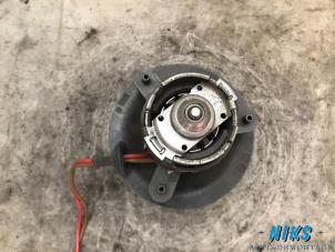 Used Heating and ventilation fan motor Opel Corsa C (F08/68) 1.0 12V Price on request offered by Niks autodemontage