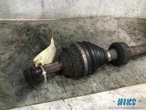 Used Front drive shaft, right Renault Scenic Price on request offered by Niks autodemontage