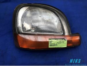 Used Headlight, right Renault Kangoo (KC) 1.9 D 65 Price on request offered by Niks autodemontage