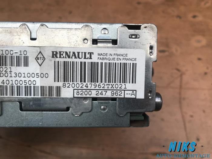 Odtwarzacz CD z Renault Laguna II Grandtour (KG) 2.2 dCi 150 16V 2003