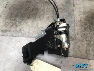 Used Front door lock mechanism 4-door, right Mazda 2 (NB/NC/ND/NE) 1.4 16V Price on request offered by Niks autodemontage