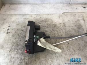 Used Rear door mechanism 4-door, right Opel Astra Price on request offered by Niks autodemontage