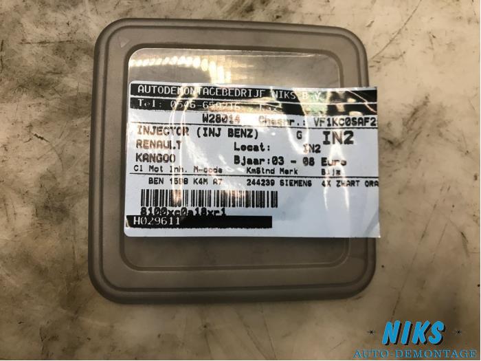 Injecteur (injection essence) d'un Renault Kangoo (KC) 1.6 16V 2003