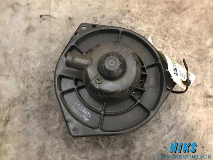 Heating and ventilation fan motor from a Opel Agila 2000