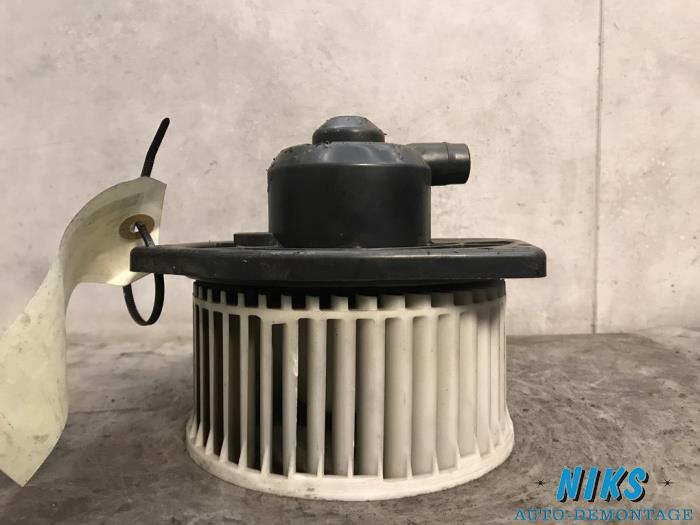 Heating and ventilation fan motor from a Opel Agila 2000