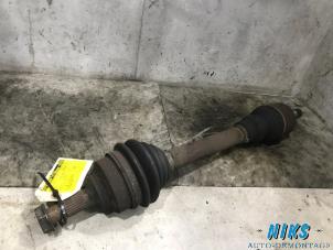 Used Front drive shaft, left Peugeot 307 Break (3E) 2.0 HDi 90 Price on request offered by Niks autodemontage