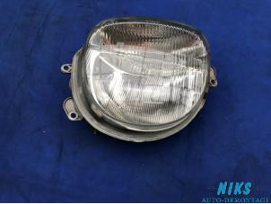 Used Headlight, left Renault Twingo (C06) 1.2 Price on request offered by Niks autodemontage