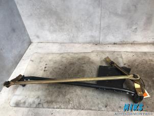 Used Wiper mechanism Dacia Logan (LS) 1.6 Price on request offered by Niks autodemontage