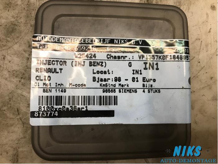 Injektor (Benzineinspritzung) van een Renault Clio 1998