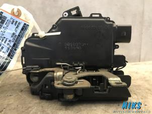 Used Front door lock mechanism 4-door, right Seat Leon (1M1) 1.8 20V Turbo Price on request offered by Niks autodemontage